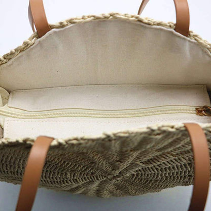 Amantaní Shell Shoulder Bag