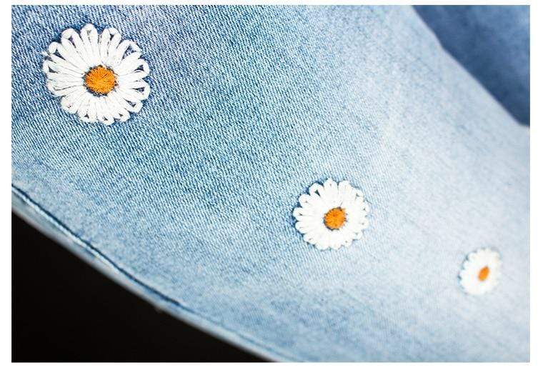 Daisies Embroidered Flare jeans